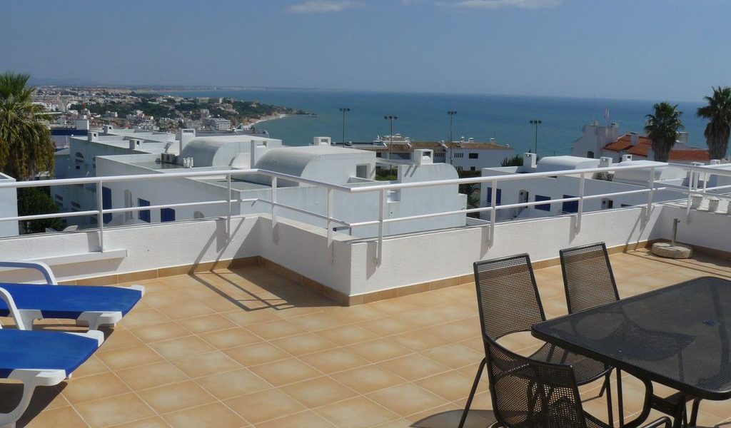 Roof terrace (east)